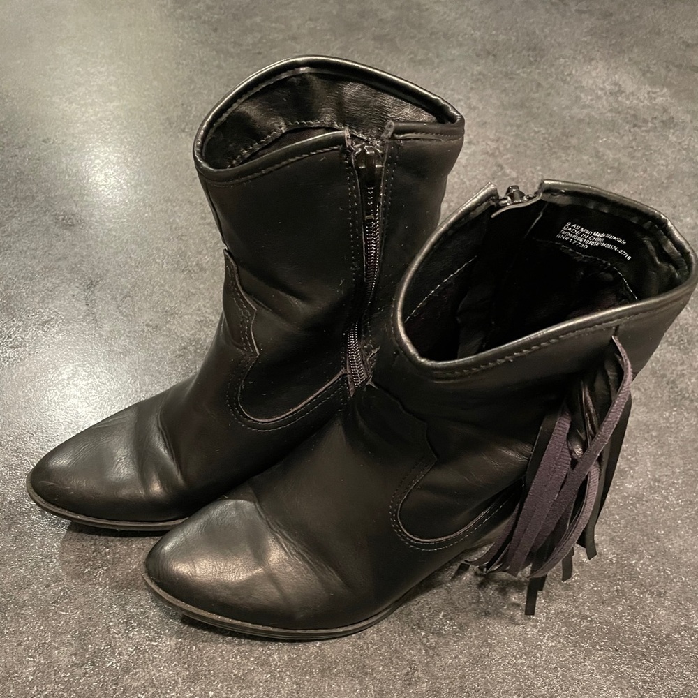 Fringe Booties - Picture 2 of 7